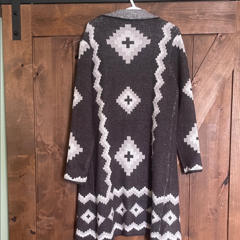 Chic Open Front Cardigan with Geometric Design - Picture 9 of 10